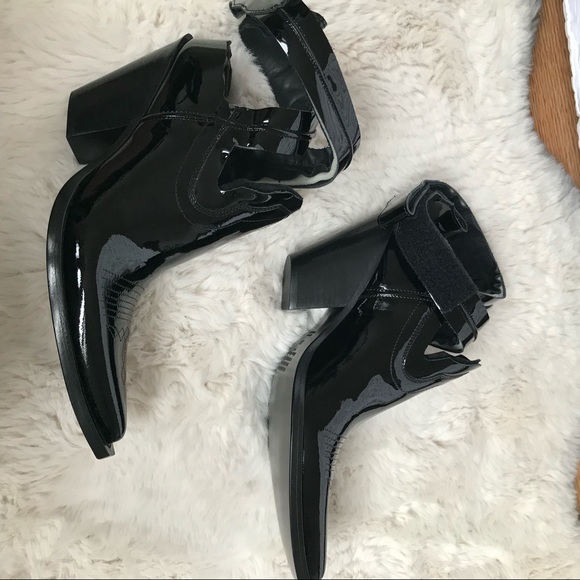 MAISON MARGIELA Patent leather ankle boots - Picture 5 of 5